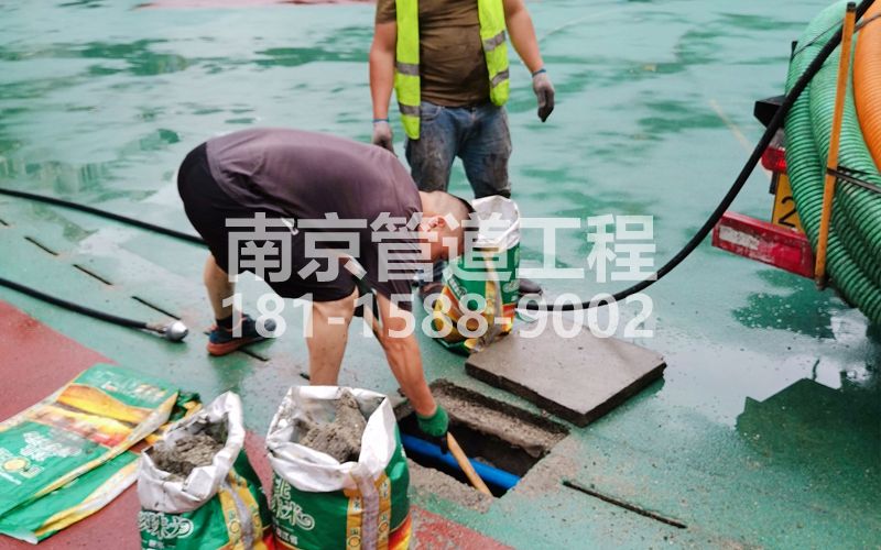 218模范马路管道清淤